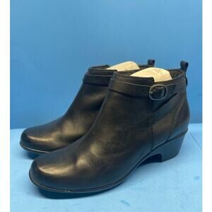 Clarks Black Leather Ankle Boots Bootie Size 8.5 M Comfort Shoes Women